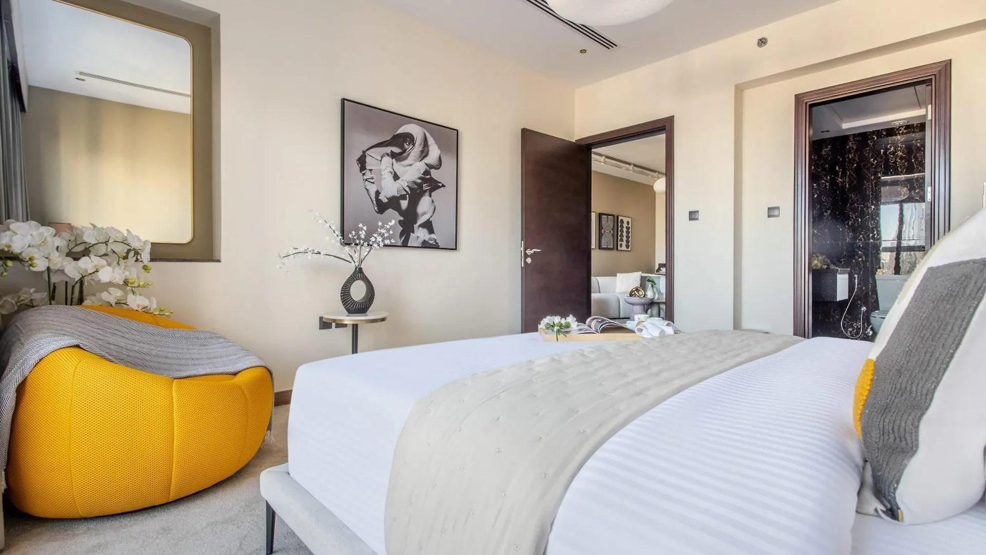 Frank Porter - Elite Downtown Residence Dubai