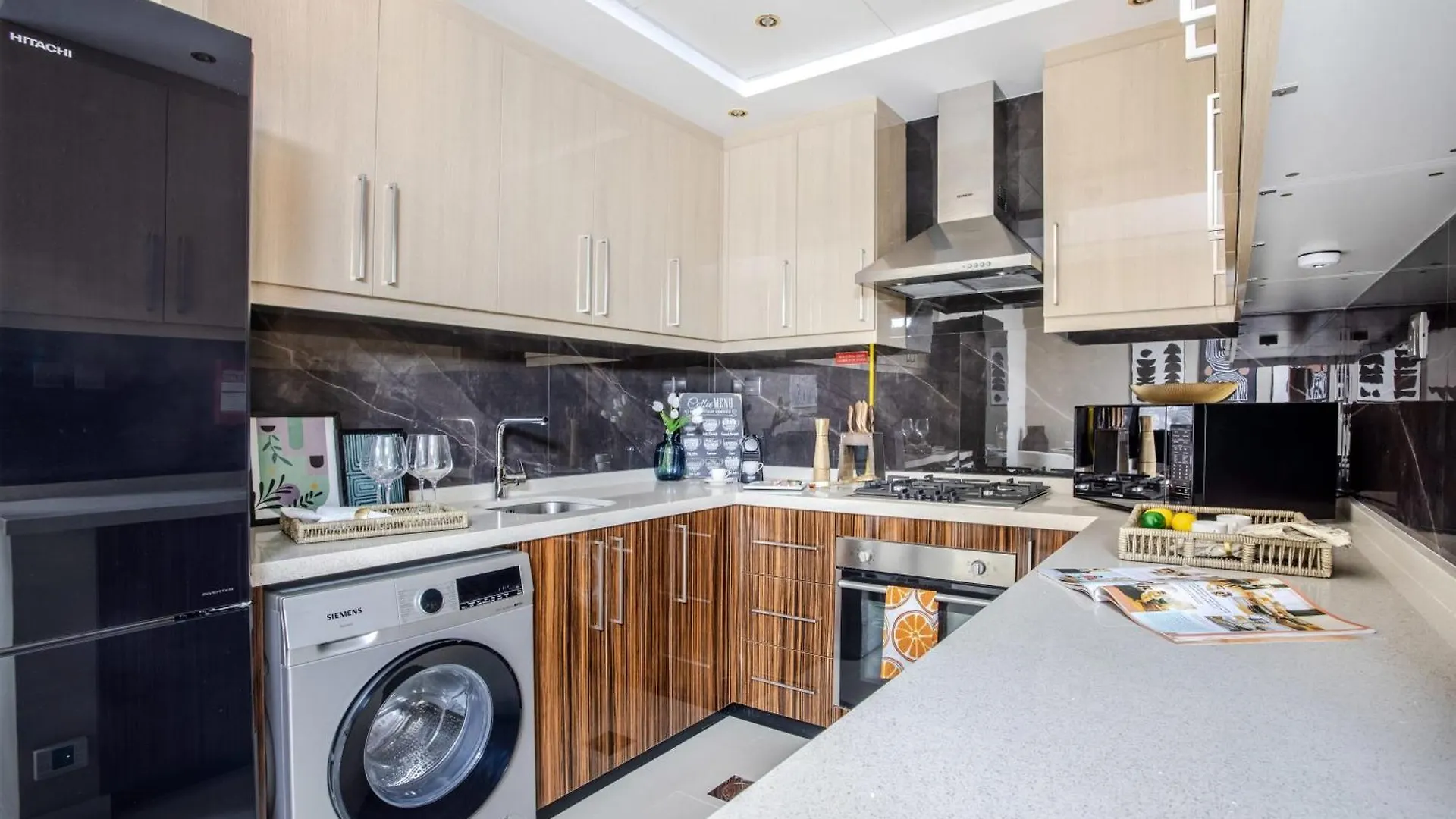 Frank Porter - Elite Downtown Residence Dubai 0*,